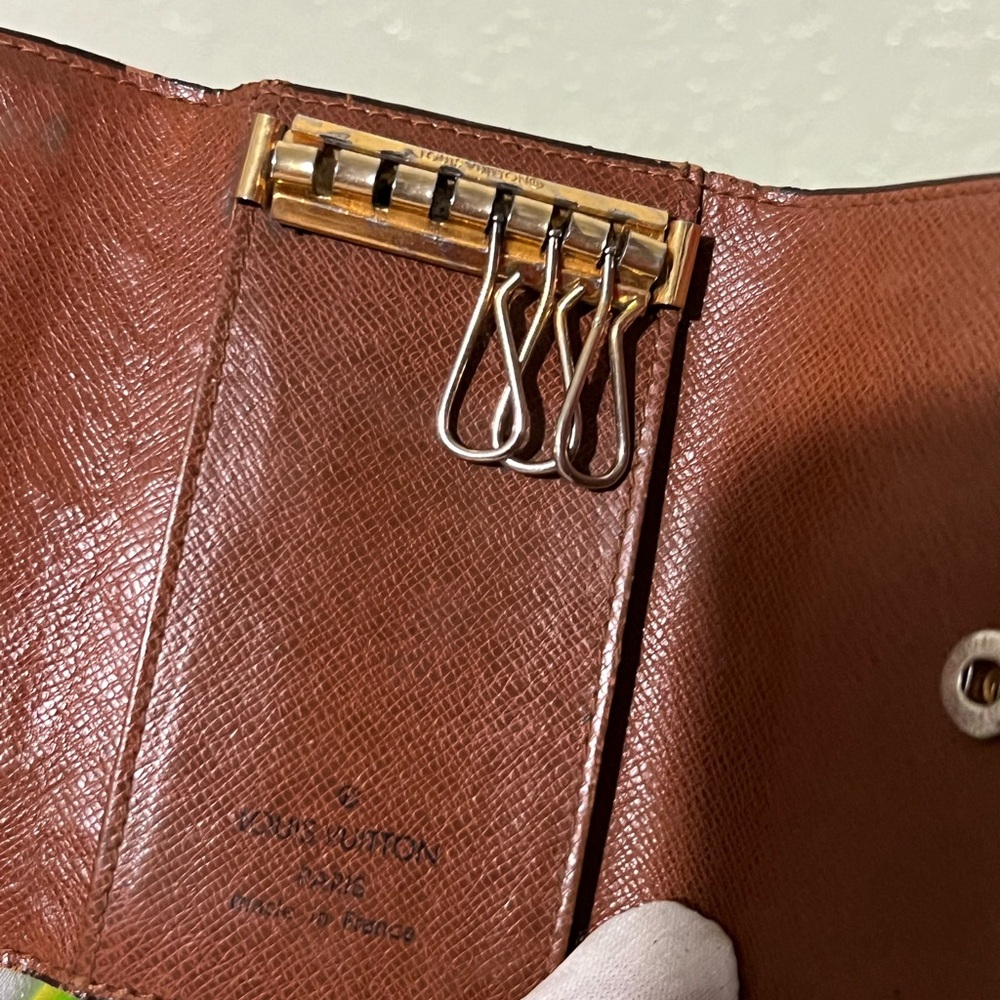 Louis Vuitton Brown Monogram Key & Card Holder - Picture 11 of 11